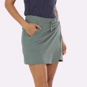 Patagonia Green Athletic Fleetwith Skort Size Large